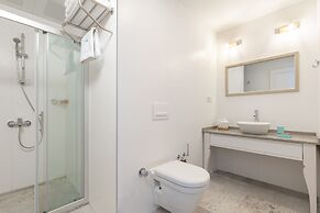 Monza House Otel