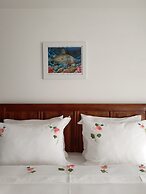 Monza House Otel