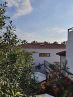 Monza House Otel