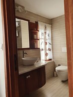 Monza House Otel