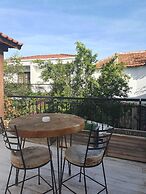 Monza House Otel