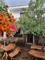 Monza House Otel