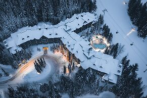 Blackcomb Springs Suites by CLIQUE