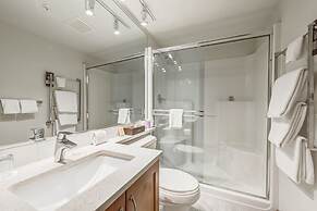 Blackcomb Springs Suites by CLIQUE