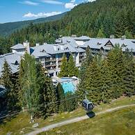 Blackcomb Springs Suites by CLIQUE