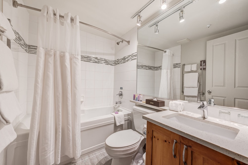 Blackcomb Springs Suites by CLIQUE