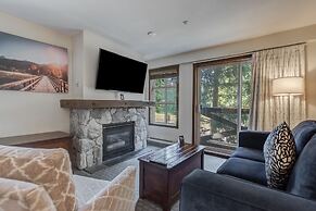 Blackcomb Springs Suites by CLIQUE