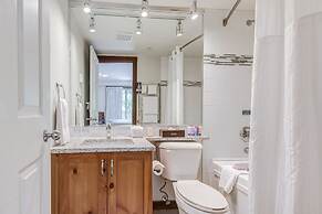 Blackcomb Springs Suites by CLIQUE