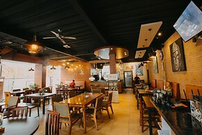 Royal Orchid Lodge