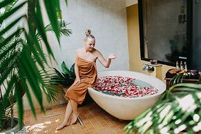 Royal Orchid Lodge