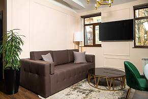 De Paris Apartments