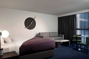 Midnight Hotel, Autograph Collection