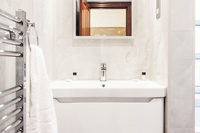 Carlton Court - Mayfair