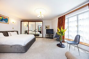 Carlton Court - Mayfair