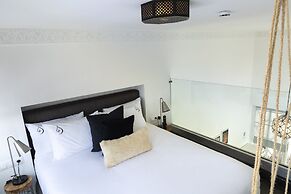Suite Azur Hotel