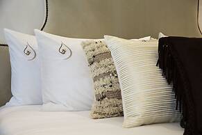 Suite Azur Hotel