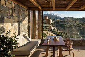 Acro Wellness Suites - Adults Only