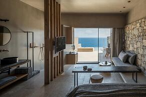 Acro Wellness Suites - Adults Only