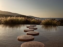 Acro Wellness Suites - Adults Only