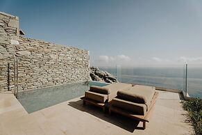 Acro Wellness Suites - Adults Only
