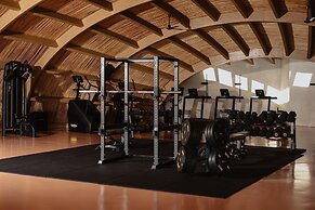 Acro Wellness Suites - Adults Only