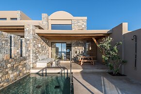 Acro Wellness Suites - Adults Only