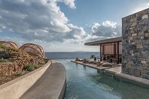 Acro Wellness Suites - Adults Only