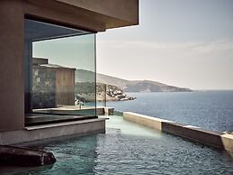 Acro Wellness Suites - Adults Only