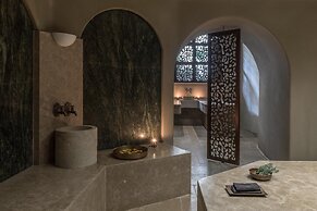 Acro Wellness Suites - Adults Only