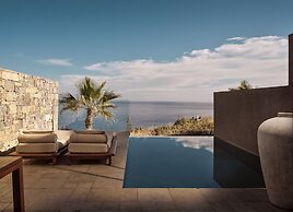Acro Wellness Suites - Adults Only