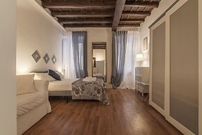 Fori Imperiali Elegant Apartment
