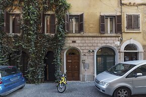 Fori Imperiali Elegant Apartment
