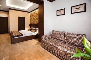 Simple Hotel