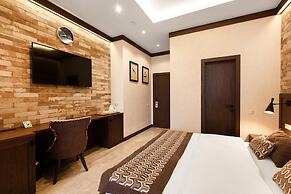 Simple Hotel