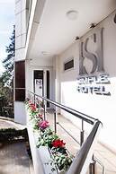 Simple Hotel