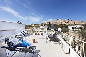 Your Home under the Acropolis Roofdeck