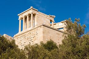 Your Home under the Acropolis Roofdeck