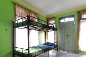 Waroeng Transit & Depary Homestay