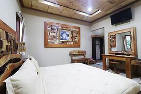 Alloyna Country Cottage