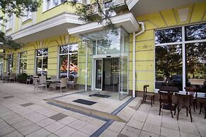 Al Mar Hotel
