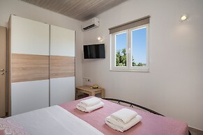B&M Villa Sirili