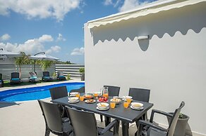 B&M Villa Sirili