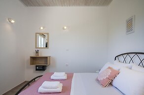 B&M Villa Sirili
