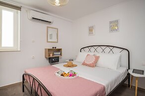 B&M Villa Sirili