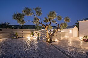 B&M Villa Sirili