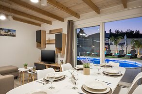 B&M Villa Sirili