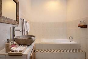 Abian Taksu Suite & Villas