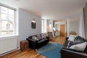 Silver Lining - Grassmarket Apartments