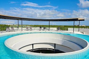 Modern Chic Studio With Panoramic Rooftop Pool, PANORAMIC A 201- By Sa