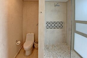 Modern Chic Studio With Panoramic Rooftop Pool, PANORAMIC A 201- By Sa